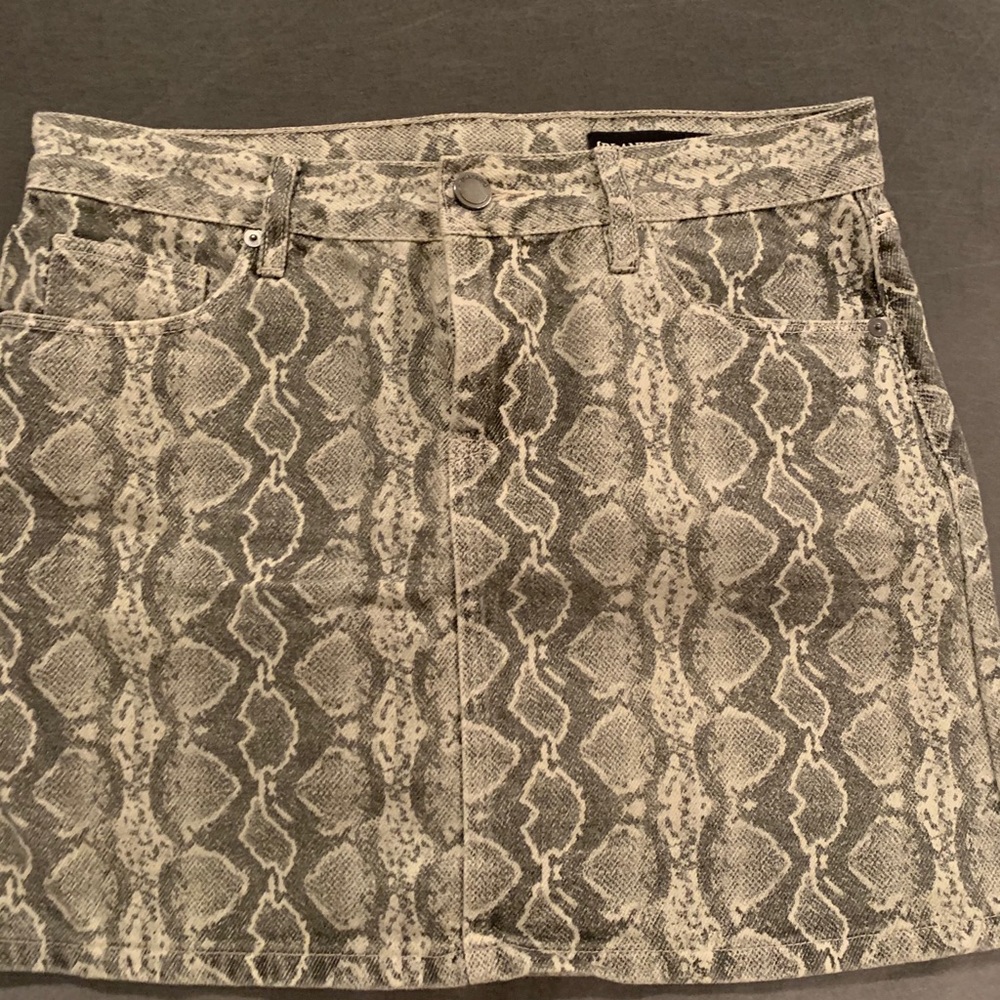 Snakeskin pattern jean skirt